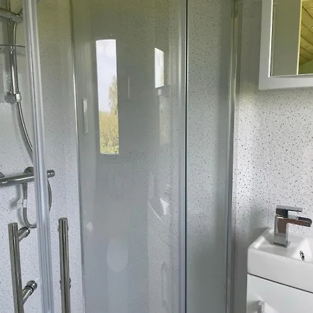 Cosy Shepherd Huts Near Newborough Forest Anglesey Gaerwen Exterior photo