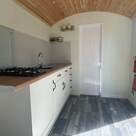 Cosy Shepherd Huts Near Newborough Forest Anglesey Gaerwen Exterior photo
