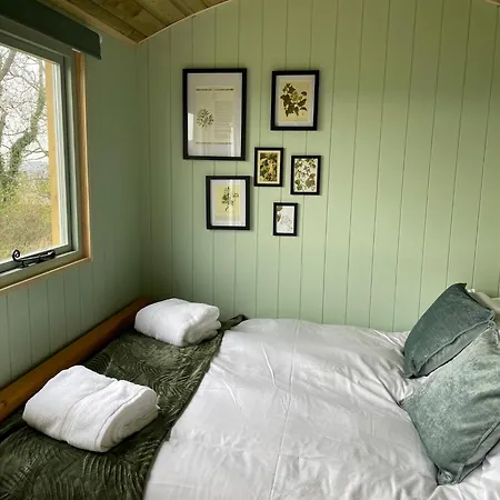 Cosy Shepherd Huts Near Newborough Forest Anglesey Gaerwen Exterior photo