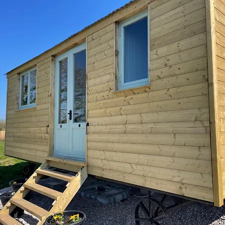 Cosy Shepherd Huts Near Newborough Forest Anglesey Gaerwen Exterior photo