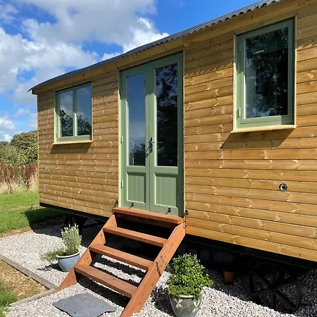 Cosy Shepherd Huts Near Newborough Forest Anglesey Gaerwen Exterior photo