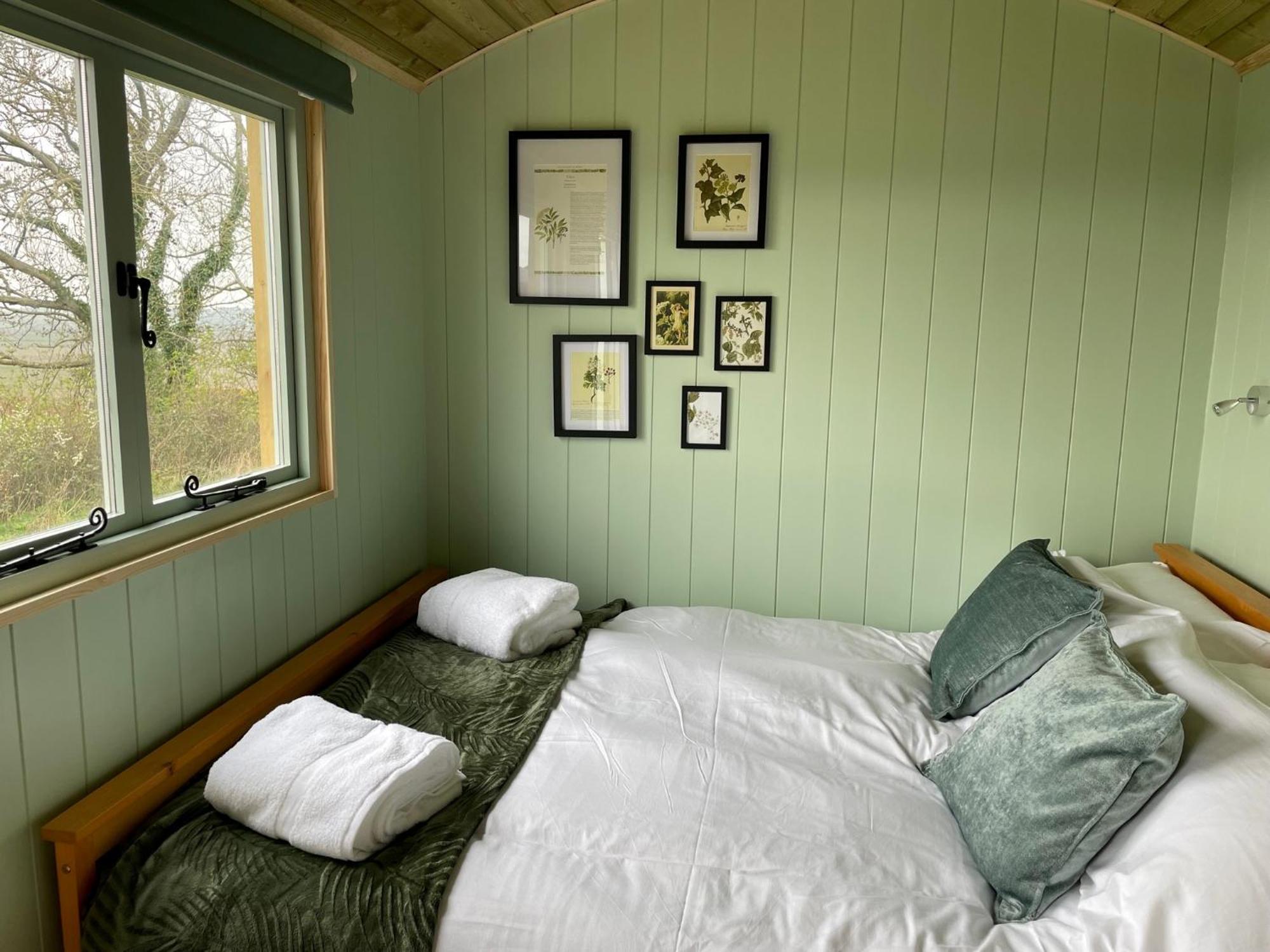 Cosy Shepherd Huts Near Newborough Forest Anglesey Campsite