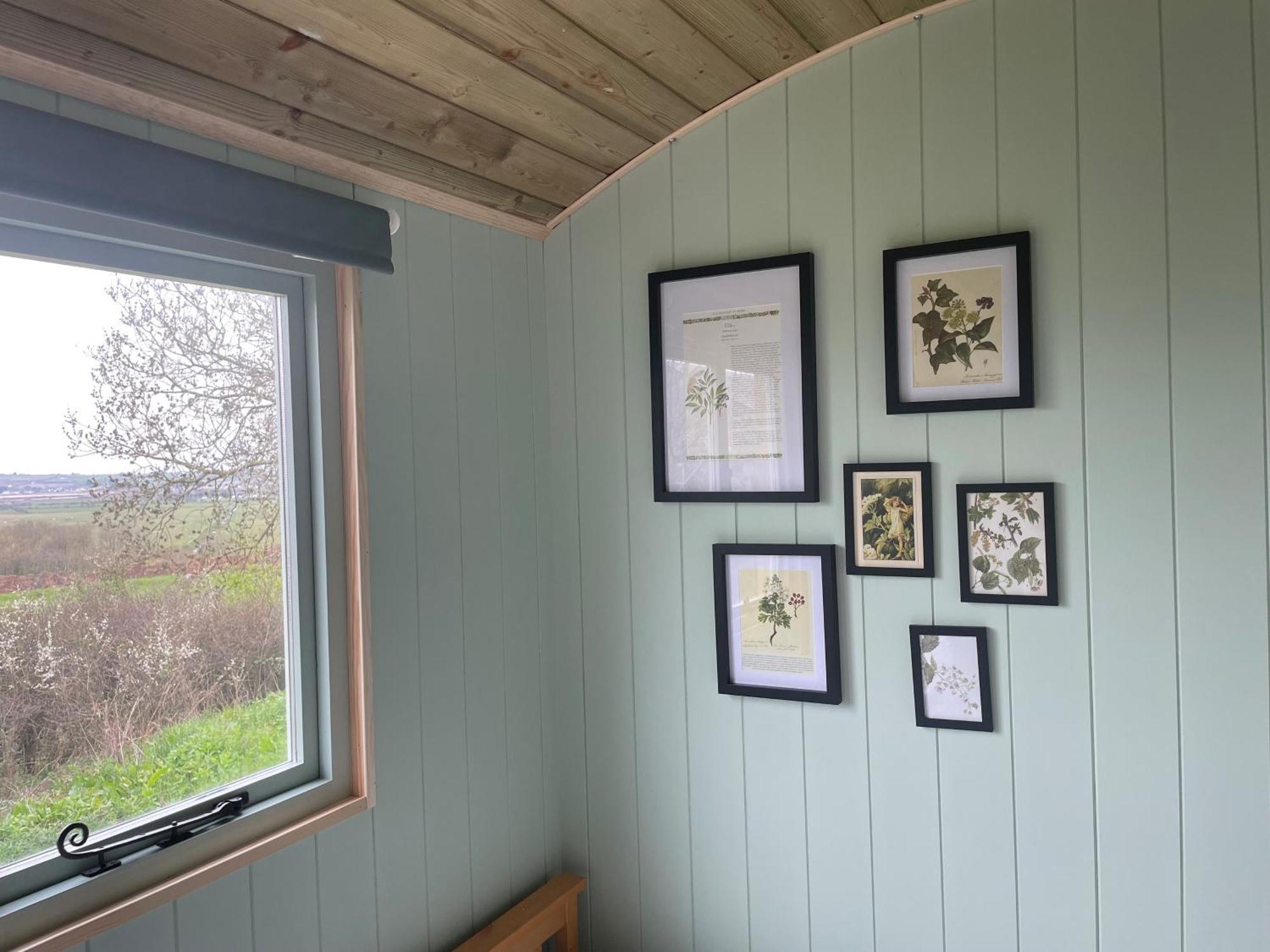 Cosy Shepherd Huts Near Newborough Forest Anglesey *