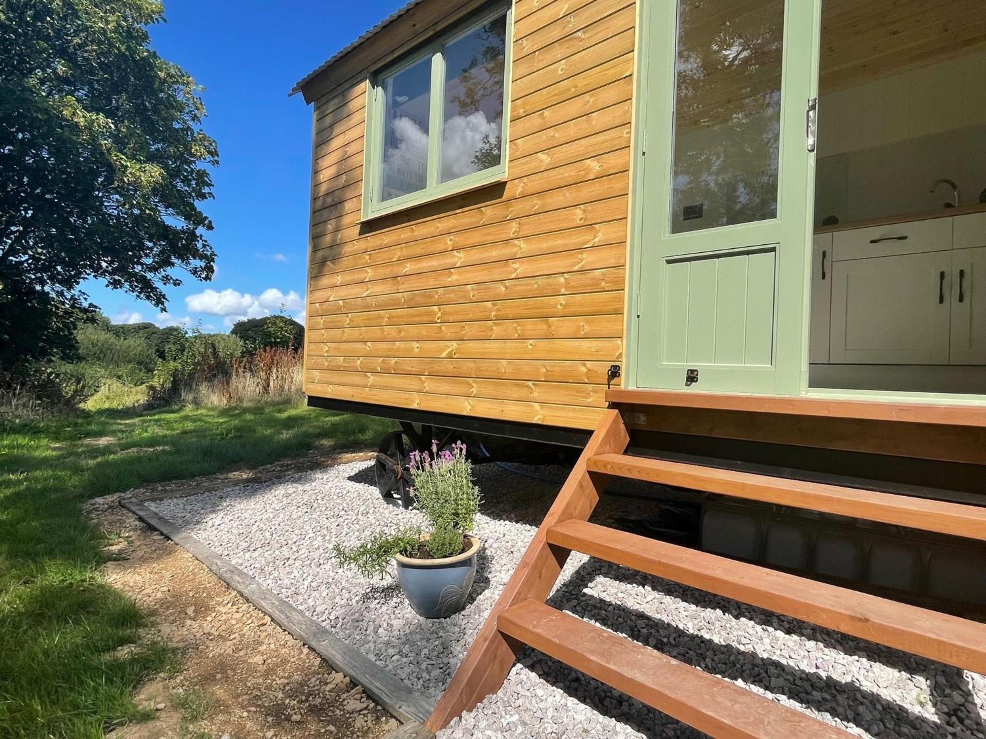 Cosy Shepherd Huts Near Newborough Forest Anglesey Gaerwen
